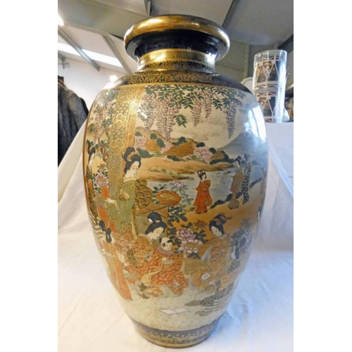 3096 - LARGE SATSUMA VASE WITH ORIENTAL DECORATION, SIGNED 2 CHARACTERS,  41 CM HEIGHT