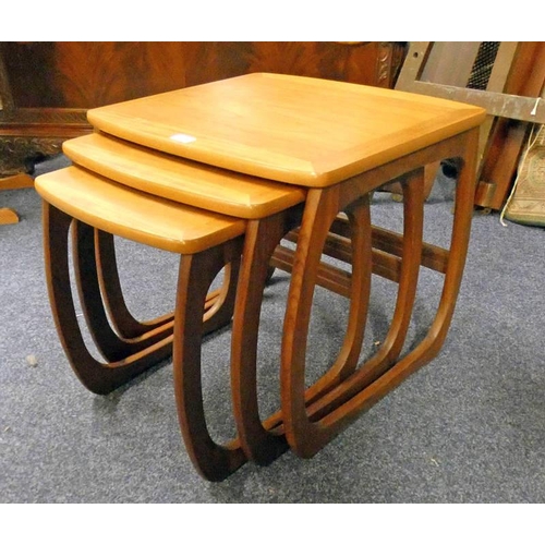 514 - NEST OF 3 PARKER KNOLL TEAK TABLES