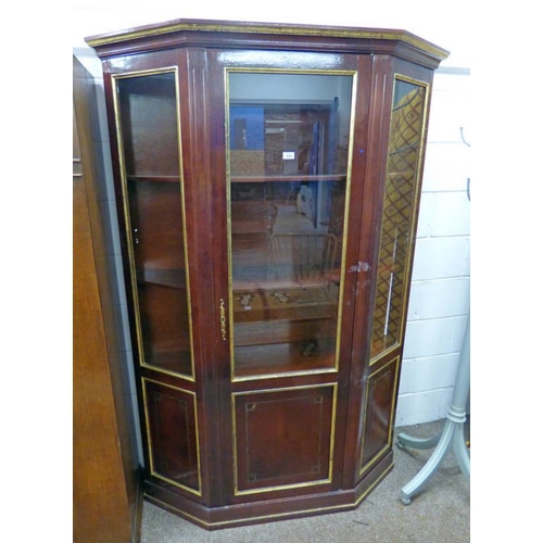 524 - RED LACQUER & GILT DISPLAY CABINET WITH SINGLE GLAZED PANEL DOOR  190 CM TALL