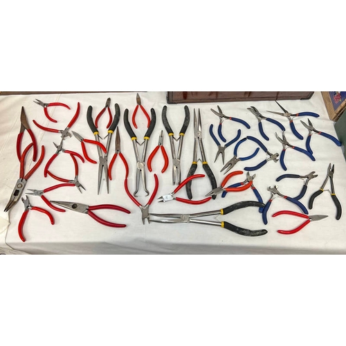 1045 - SELECTION OF VARIOUS PLIERS, SNIPS ETC FROM MAKERS SUCH AS CMH GERMANY, ALL TRADE ETC