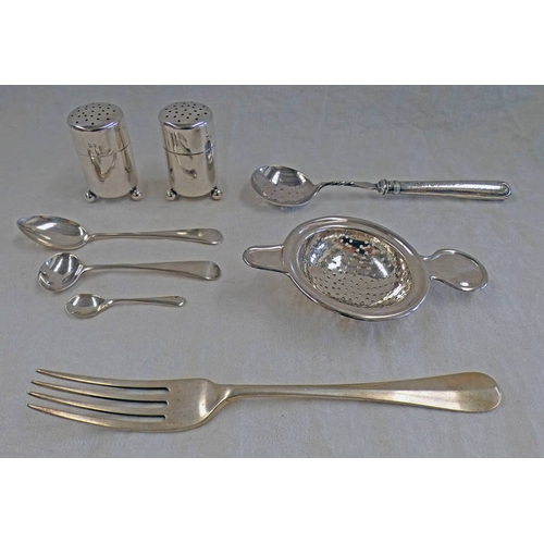 107 - VARIOUS SILVER CUTLERY, PAIR OF SILVER PEPPERS, SILVER TEA STRAINER & SILVER HANDLED SIFTER SPOON, W... 