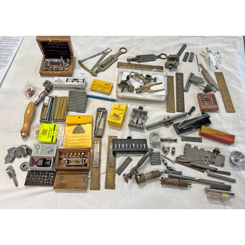 1085 - SELECTION OF VARIOUS WATCH REPAIR TOOLS TO INCLUDE AN ANCHOR MOVEMENT HOLDER, GAUGES, SPRING WINDERS... 