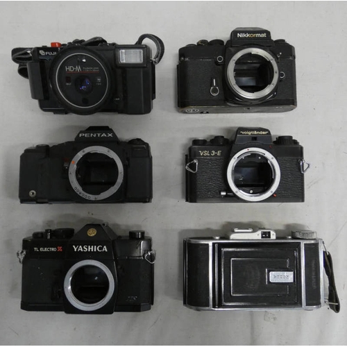 1493 - SELECTION OF CAMERAS AND CAMERA BODIES TO INCLUDE BRAUN NURNBERG NORCA CAMERA WITH STEINGHEIL - CASS... 