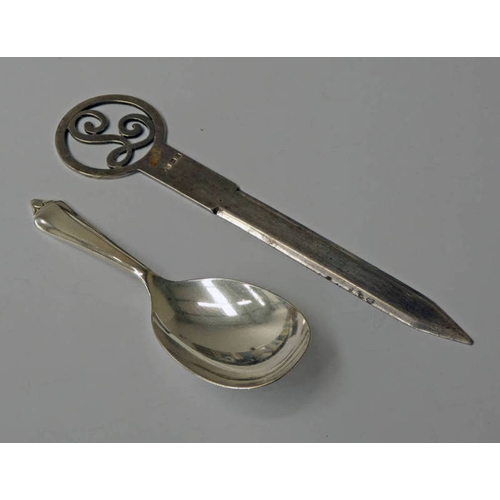 271 - SILVER PAPER KNIFE WITH L IN SCRIPT TO HANDLE, LONDON 1896 & SILVER CADDY SPOON - 39 GRAMS