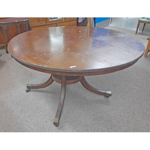 120 - 19TH CENTURY MAHOGANY CIRCULAR TABLE ON CENTRE PEDESTAL WITH 4 SPREADING SUPPORTS, DIAMETER 138CM