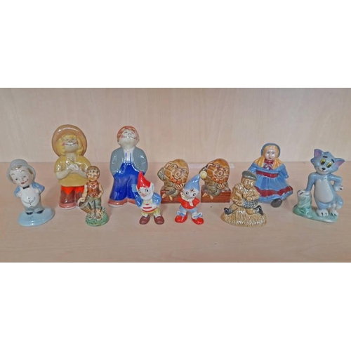 3150A - WADE WHIMSIES FIGURES INCLUDING TOM, EMILY DOLL, HUMPTY DUMPTY ETC