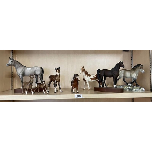 3414 - SELECTION OF BESWICK PORCELAIN EQUESTRIAN RELATED FIGURES, TALLEST 19CM OVER 1 SHELF