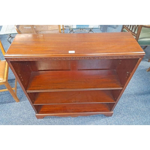 38 - MAHOGANY OPEN BOOKCASE WITH ADJUSTABLE SHELVES, 100CM TALL X 91CM WIDE