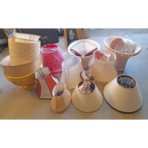 6014 - VERY GOOD SELECTION OF LAMP SHADES IN VARYING SIZES