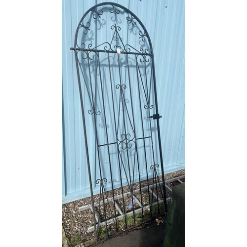 6084 - METAL GATE 210 CM TALL