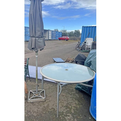 6097 - METAL AND GLASS CIRCULAR TABLE WITH UMBRELLA