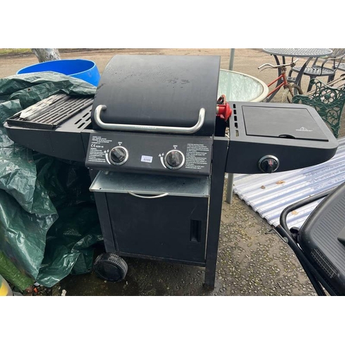 6099 - GAS BBQ WITH COVER