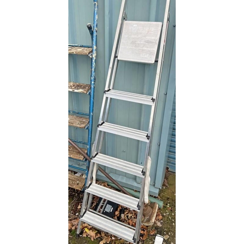 6103 - YOUNGMAN MAKER METAL LADDER