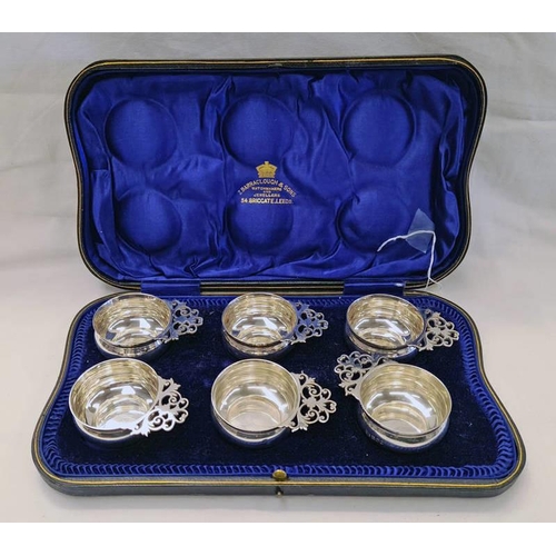 10 - CASED SET OF 6 SILVER PORRINGERS WITH PIERCE WORK HANDLES BY BARRACLOUGH & SONS LONDON 1909 - 250G