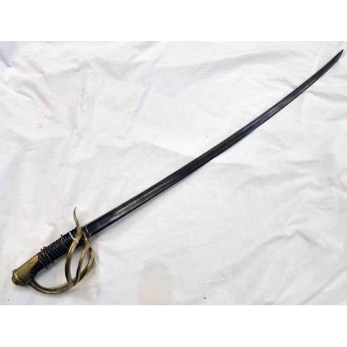 1120 - FRENCH HEAVY CAVALRY SWORD MARKED KLINGENTHEL 1826 WITH 97.2 CM LONG PIPE BACKED BLADE WITH ITS CHAR... 