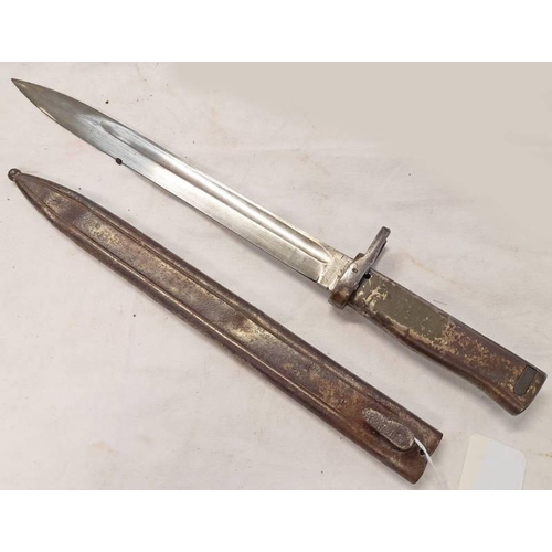 1134 - GERMAN ERSATZ BAYONET WITH 31.3CM LONG BLADE, METAL GRIP WITH PRESS STUD WITH ITS STEEL SCABBARD