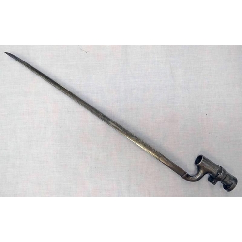 1294 - VICTORIAN 1853 SOCKET BAYONET WITH INSPECTION MARKS & 44CM TRIANGULAR PLATE