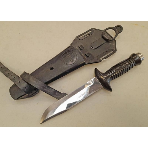 1365 - DIVERS KNIFE IN HARD RUBBER SCABBARD