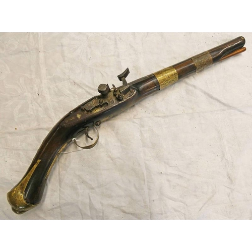 1423 - 18 BORE NORTH AFRICAN SNAPHAUNCE PISTOL WITH 30.8CM LONG TWO STAGE BARREL ENGRAVED INLAID BRASS AND ... 