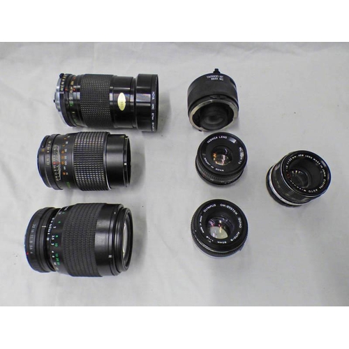 2147 - SELECTION OF CAMERA LENSES TO INCLUDE VIVITAR SERIES 1 MACRO FOCUSING 28-90MM, OLYMPUS OM-SYSTEM ZUI... 