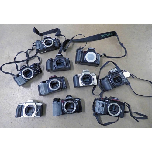 2177 - SELECTION OF 10 MINOLTA CAMERA BODIES TO INCLUDE DYNAX 7000I, 5000 AF, DYNAX 300SI, DYNAX 5, ETC