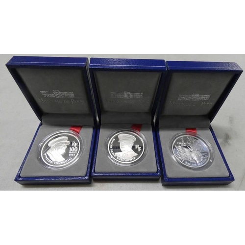 2213 - 3 FRENCH SILVER PROOF COMMEMORATIVE COINS TO INCLUDE 1993 D-DAY 1 FRANC, 1994 CHURCHILL 100 FRANCS &... 