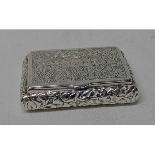 38 - 19TH CENTURY CHINESE SILVER SNUFF BOX WITH FOLIATE DECORATION BY WOSHING SHANGHAI CIRCA 1890 - 5.2CM... 