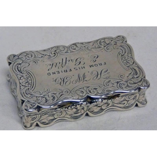 60 - VICTORIAN SILVER SNUFF BOX WITH FOLIATE ENGRAVED DECORATION BY NATHANIEL MILLS, BIRMINGHAM 1843 - 5.... 