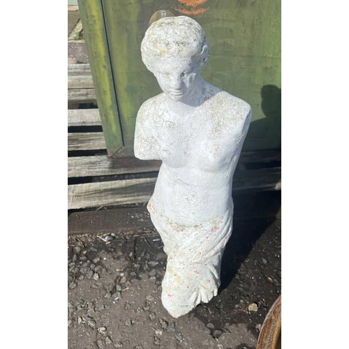 6083 - 19TH CENTURY STYLE FEMALE FIGURE GARDEN ORNAMENT 60 CM TALL