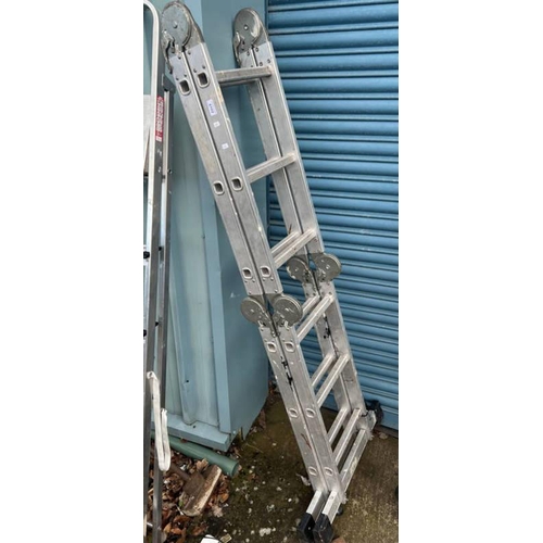 6102 - FOLDING METAL LADDER