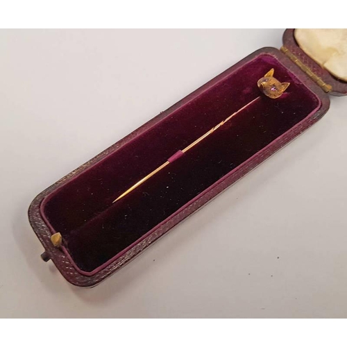 87 - EARLY 20TH CENTURY FOX HEAD STICK PIN WITH CABOCHON RUBY EYES IN FITTED BOX BY GEORGE EDWARD PICCADI... 