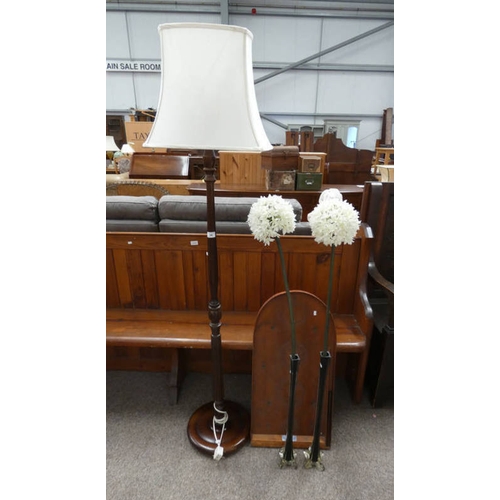 38 - MAHOGANY STANDARD LAMP WITH REEDED COLUMN ON CIRCULAR BASE, PAIR OF PLASTIC VASES & CORINTHIAN BAGAT... 