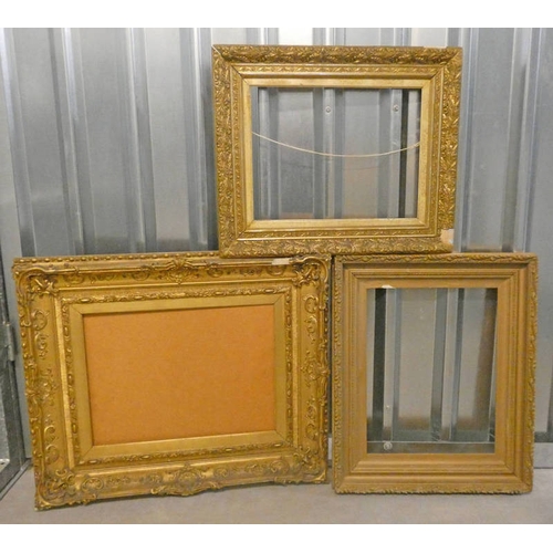 1015 - 3 GILT PICTURE FRAMES, LARGEST 35 X 48 CM