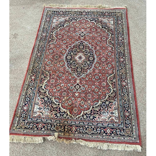 1409 - RED & CREAM MIDDLE EASTERN RUG, 175 X 117 CM