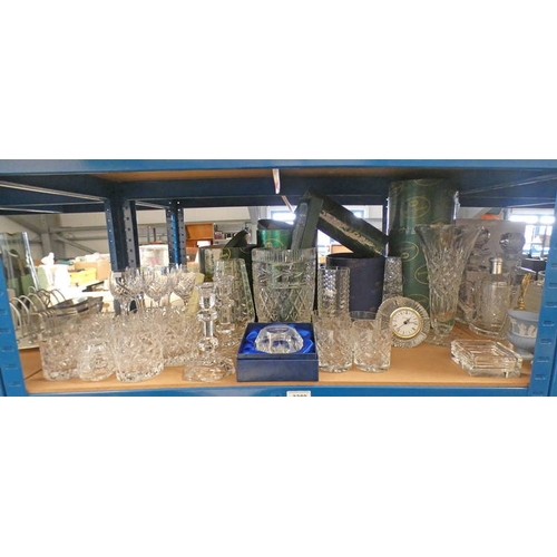 3389 - SELECTION OF TYRONE & SPERRIN CRYSTAL INCLUDING VASES, CANDLESTICKS, CLOCKS, ETC