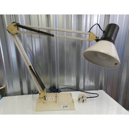 6108 - MICROMARK ADJUSTABLE LAMP