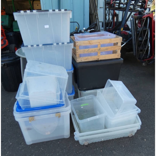 6187 - GOOD SELECTION OF PLASTIC STORAGE BOXES IN VARIOUS SIZES - APPROX 20 BOXES