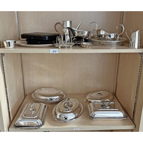 670 - SELECTION OF SILVER PLATED WARE INCLUDING PAIR SAUCE BOATS, TRAY CASED CUTLERY, CASED SET 6 SILVER H... 