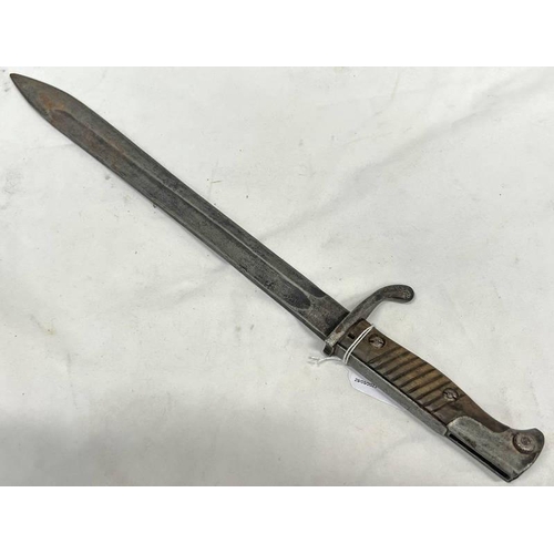 1004 - GERMAN BUTCHER BAYONET WITH 36.4 CM LONG BLADE MARKED WITH PARTIAL MAKERS NAME WITH WOOD GRIP AND PR... 