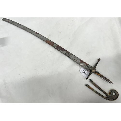 1019 - INTERESTING MIDDLE EASTERN SWORD WITH 55.5 CM CURVED BLADE, GRIP AND CROSS GUARD (BOTH LOOSE AS  PIN... 