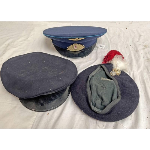 1029 - SELECTION OF MILITARY HEAD WEAR TO INCLUDE NAVAL PEAKED CAP WITH HMS CAP TALLY, BERET WITH FEATHER H... 