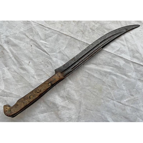 1497 - MIDDLE EASTERN KNIFE WITH 17.5 CM LONG FULLERED BLADE WITH POSSIBLE MAKERS MARKING