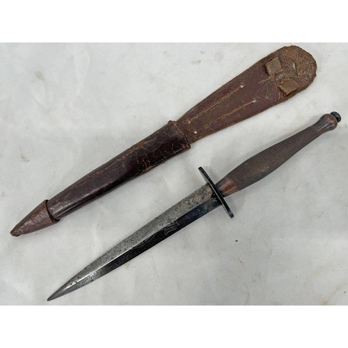 1556A - WILKINSON PALL MALL SHOP PRIVATE PURCHASE 2ND PATTERN FS COMMANDO DAGGER WITH ETCHED BANNER 'USAAC' ... 