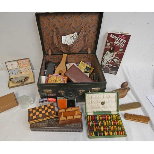 1648 - LEATHER SUITCASE WITH CONTENTS OF VARIOUS PLAYING CARDS, BRUSHES, PURSES, WOODEN BOXES ETC