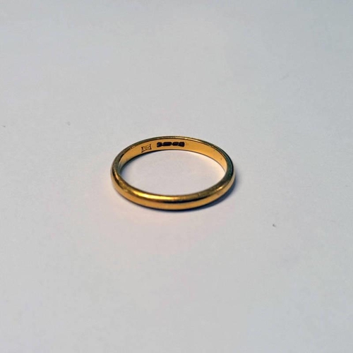 28 - 22CT GOLD WEDDING BAND - RING SIZE N, 2.8G