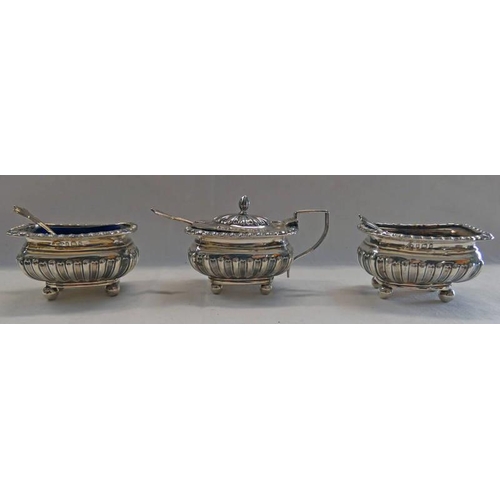 47 - SILVER 3 PIECE CRUET SET ON BALL FEET BY CHARLES HORNER, BIRMINGHAM 1902/04 - 150G WEIGHABLE SILVER