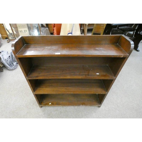 5068 - MAHOGANY OPEN BOOKCASE 98 CM TALL X 91.5 CM WIDE