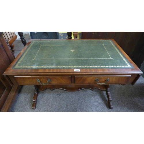 5069 - 20TH CENTURY MAHOGANY SOFA TABLE WITH LEATHER INSET TOP, 97CM LONG