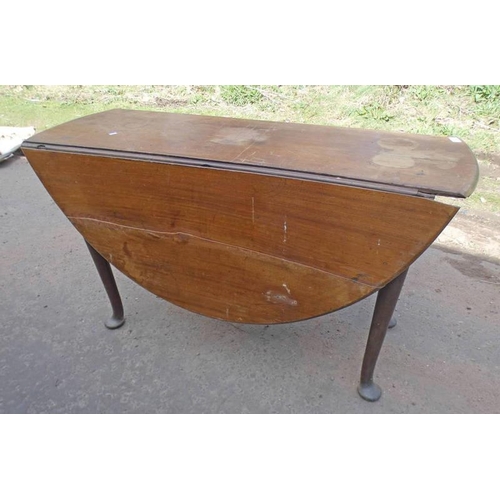 5175 - 19TH CENTURY MAHOGANY DROP LEAF TABLE ON PAD FEET.  12 CM LONG