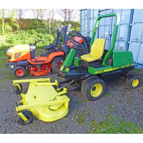 6000 - JOHN DEERE F1145 DIESEL RIDE ON LAWNMOWER